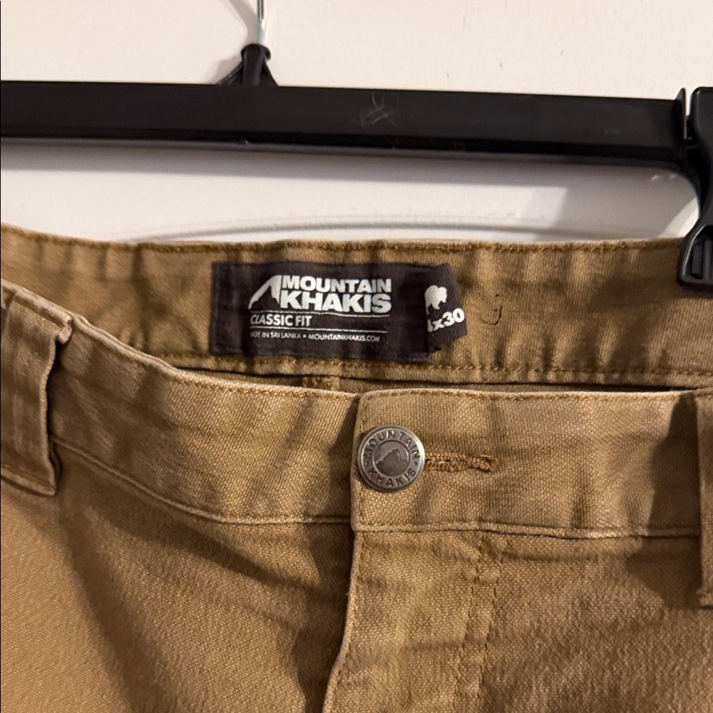 Mountain Khakis Men's Classic Fit Brown Chinos